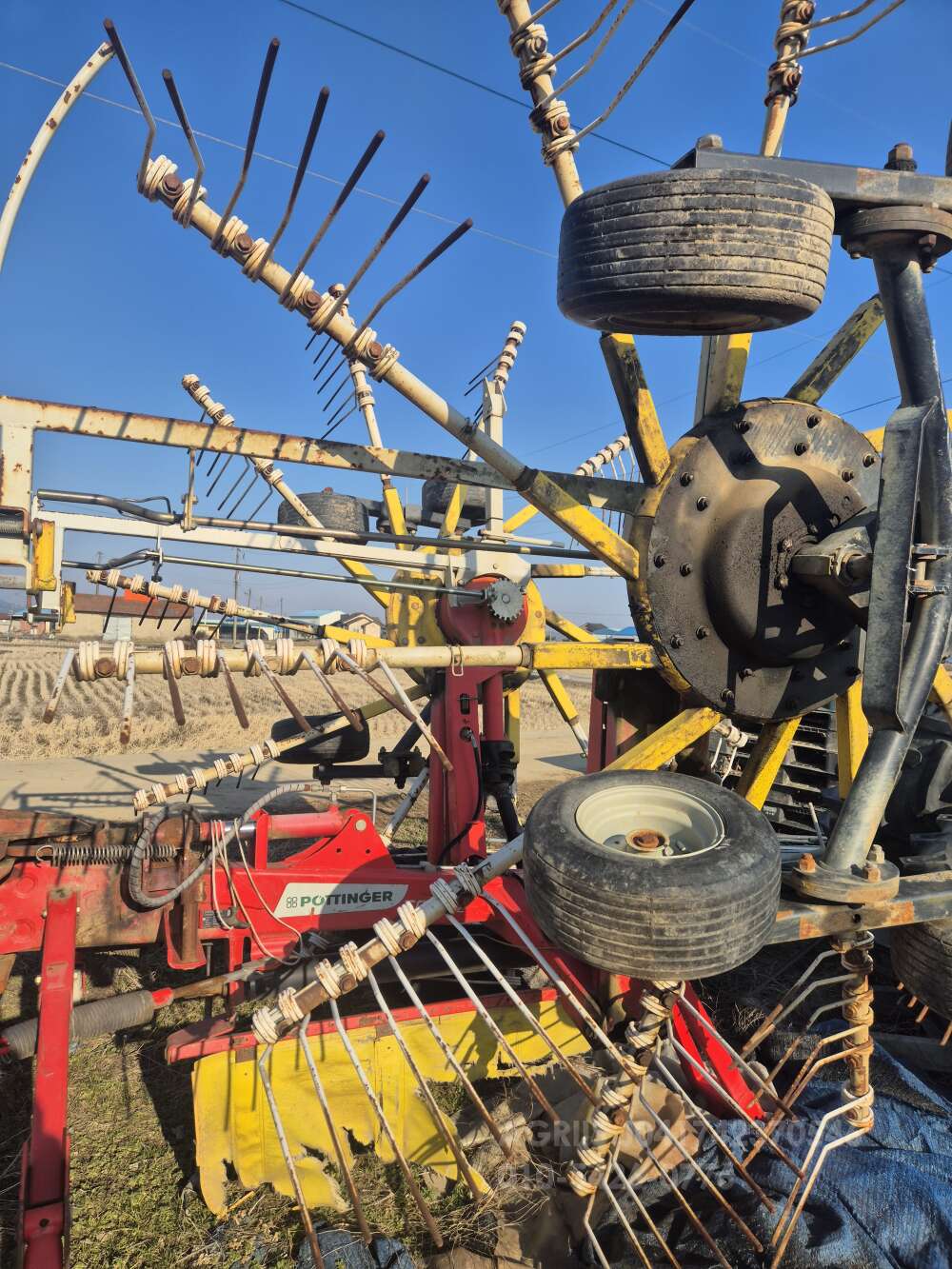  Rake 레이크  뒤우측면