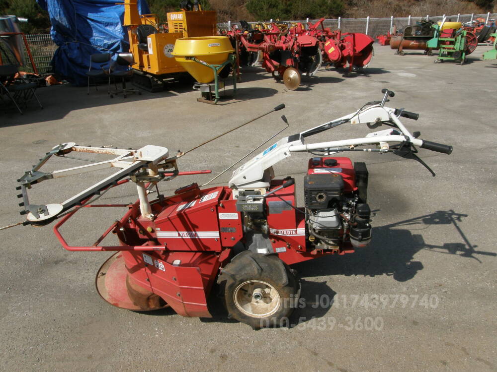  목초모아옥수수대   나이그라스 제초기 목초모아옥수수대   나이그라스 제초기  뒤우측면