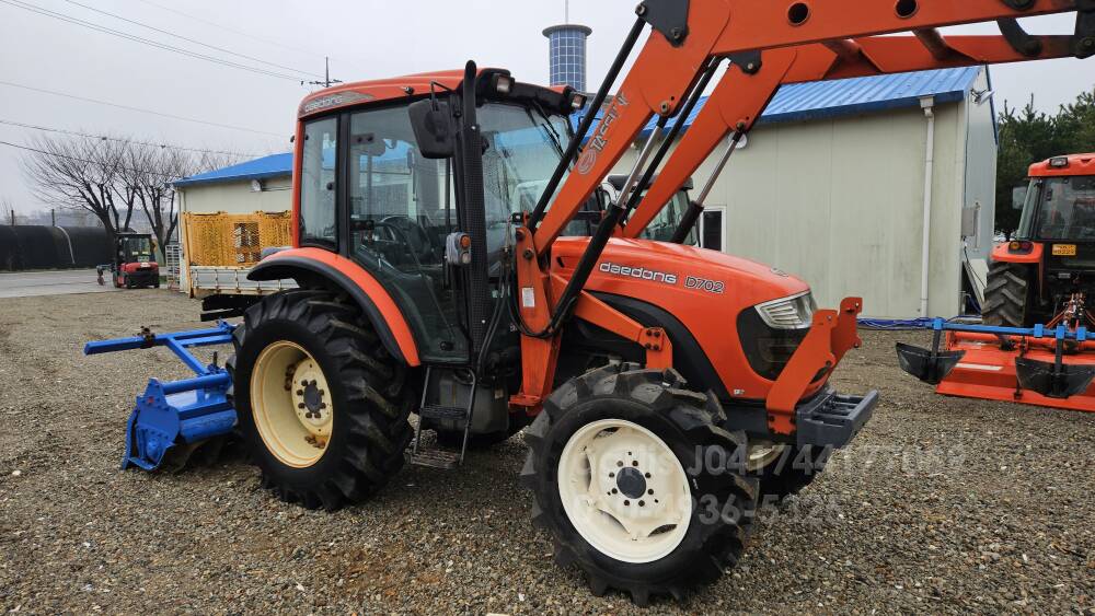 대동 트랙터 D702 (70마력) 뒤우측면