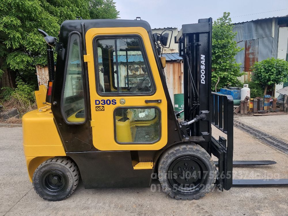 두산 3톤 지게차 D30S
