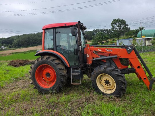 Daedong Tractor   앞좌측면