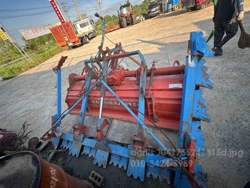 영진기계 로타리 YJ225GM (경폭225cm) 뒤우측면