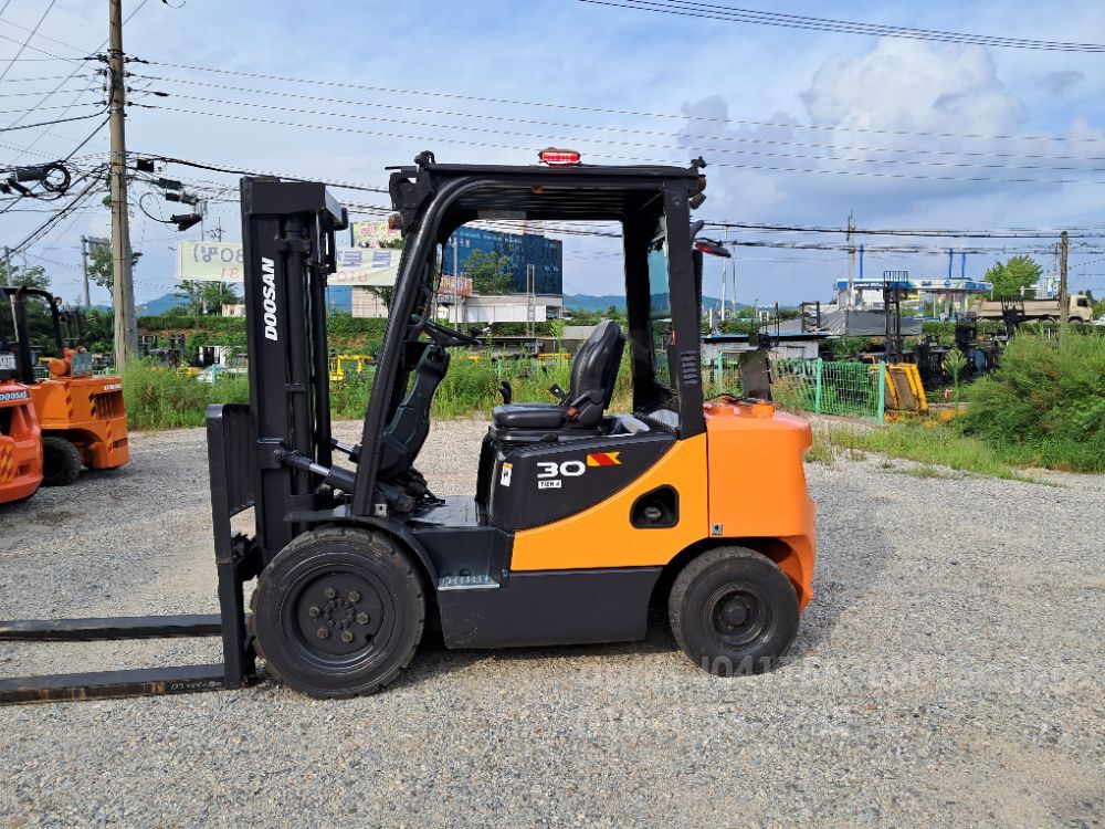두산  지게차 D30S (3.0톤)