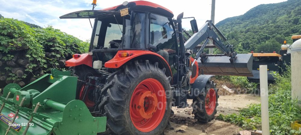 구보다 트랙터 MR1007 (106마력) 뒤우측면