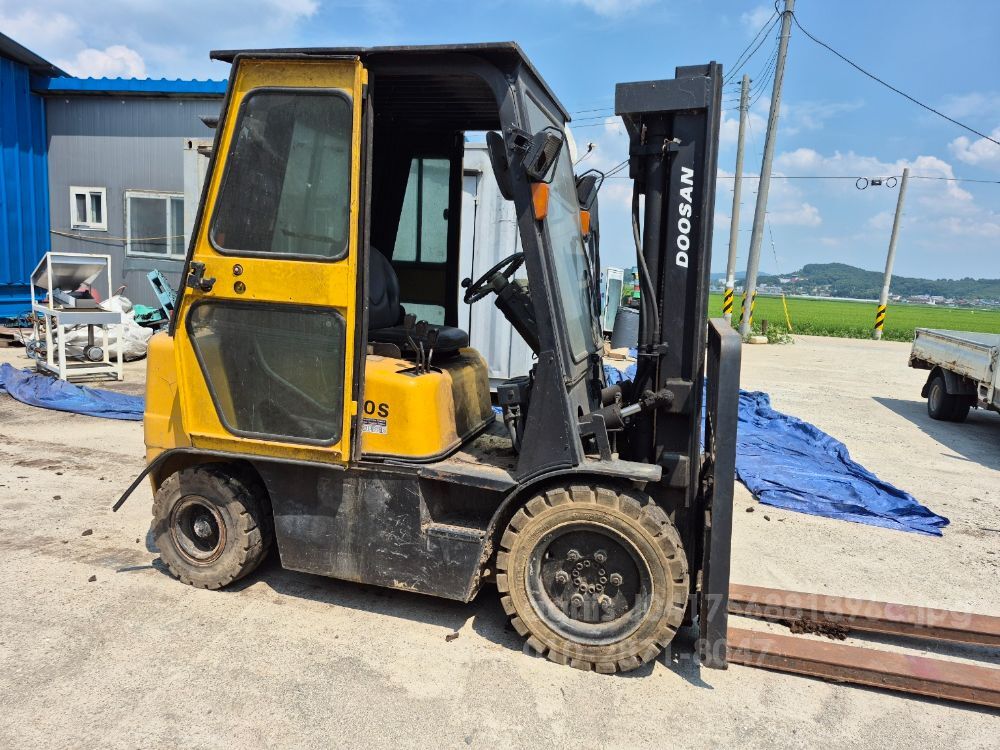 D30S-3 지게차 (3.0톤)