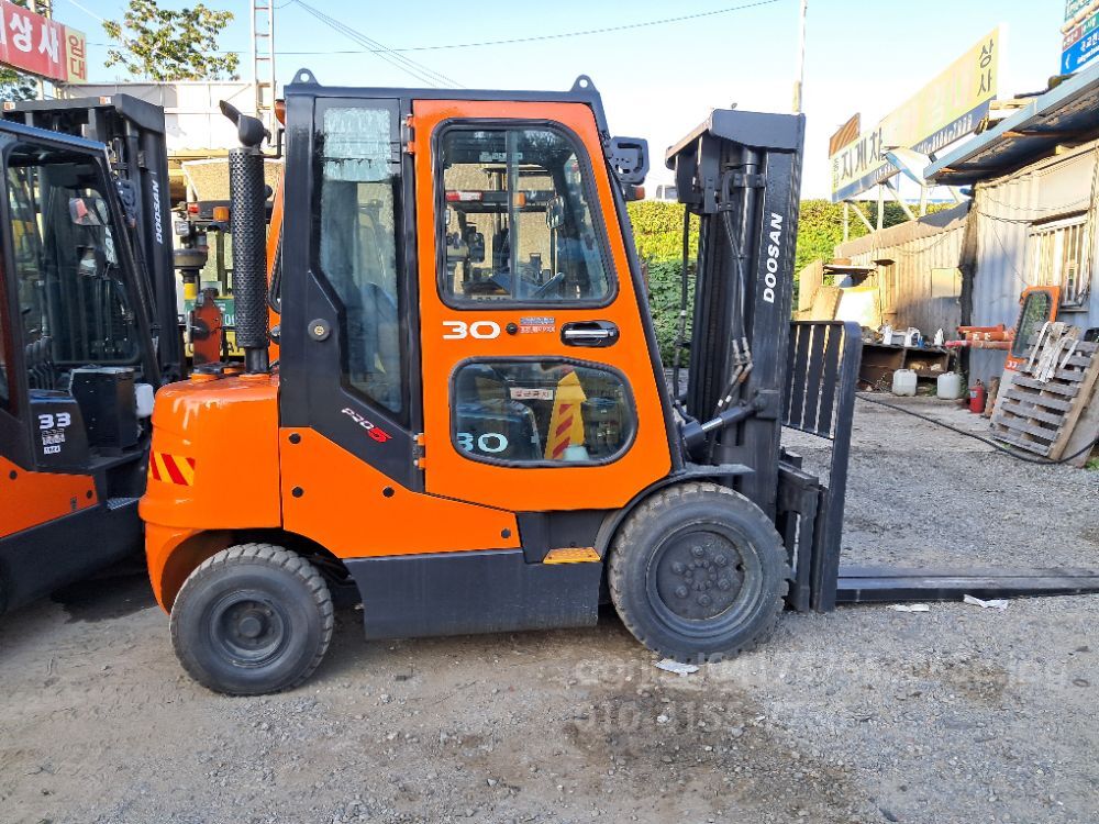 두산 지게차 D30S (3.0톤)