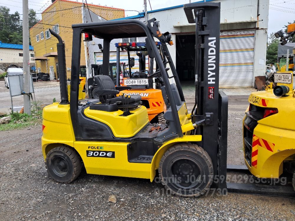 현대 지게차 30DE (3.0톤)