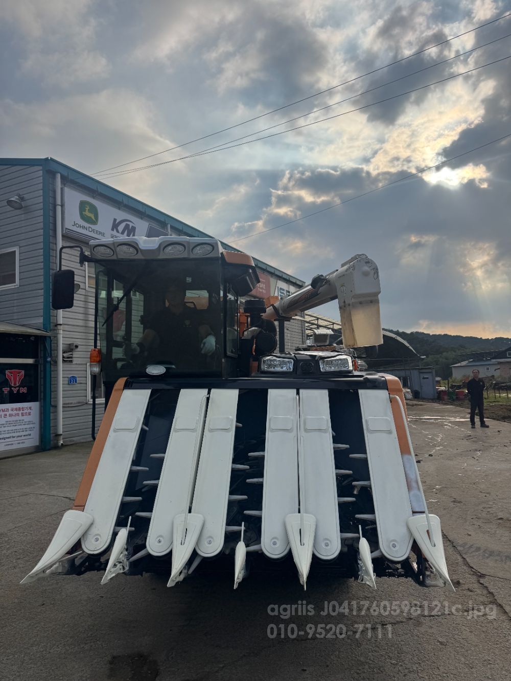 TYM 콤바인 HJ6115 (6조식)