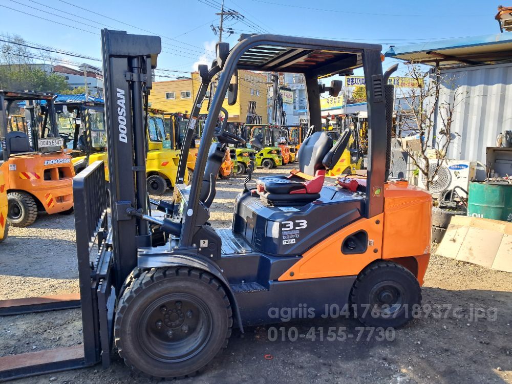 두산 지게차 D33 (3.3톤)
