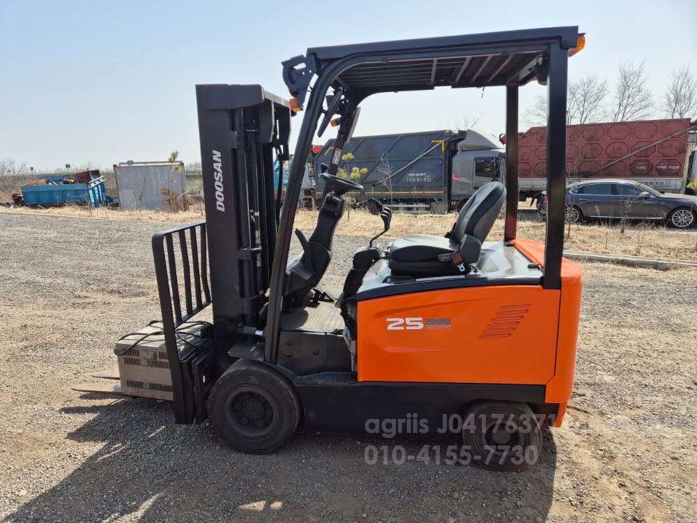 두산 지게차 25B (2.5톤)