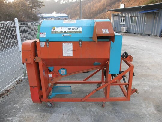  발산탈곡기 트렉터용 발산탈곡기 트렉터용 