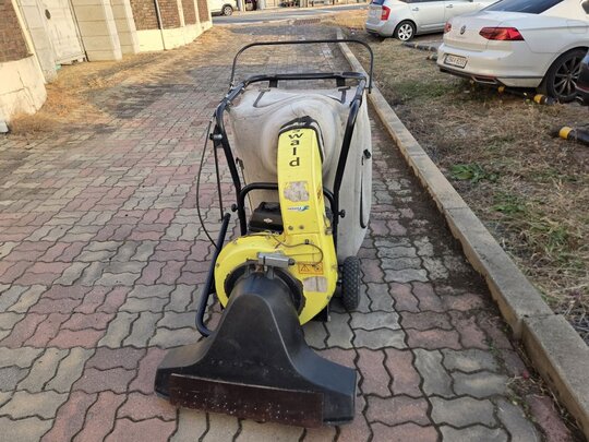 Agrinova 낙엽청소기 오스왈드 앞좌측면