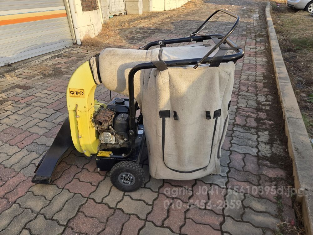 Agrinova 낙엽청소기 오스왈드 뒤우측면