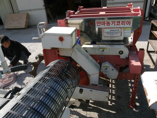 얀마마늘파종기트렉터용 얀마마늘파종기트렉터용 GPS7T