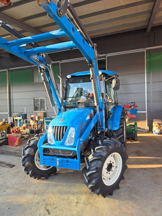 LS 트랙터 U6152 (52마력) 앞좌측면