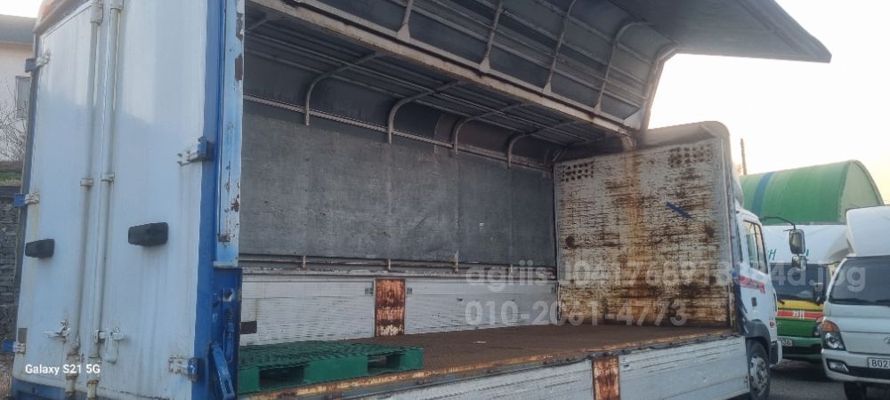 메가트럭 현대  현대  뒤우측면