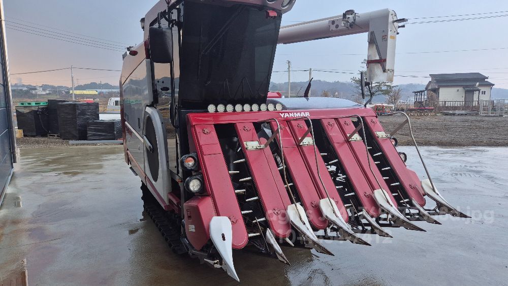 얀마 콤바인 YH7115 (7조식) (7조식) 뒤우측면