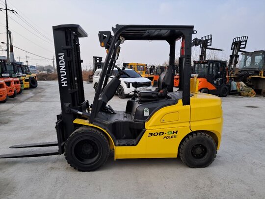 Hyundai Forklift 30D-9H (3.0톤)