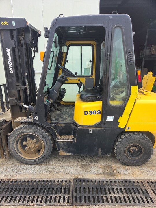 두산 2.98톤 지게차 D30S (3.0톤)
