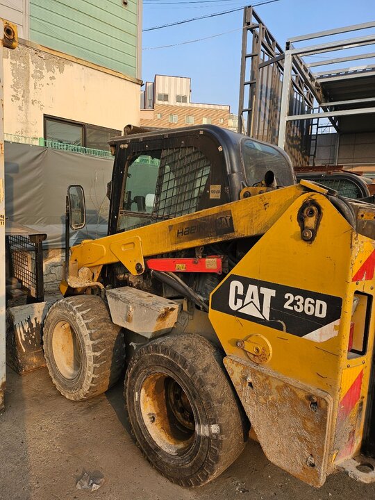 캣타필라 스키드로더 236D