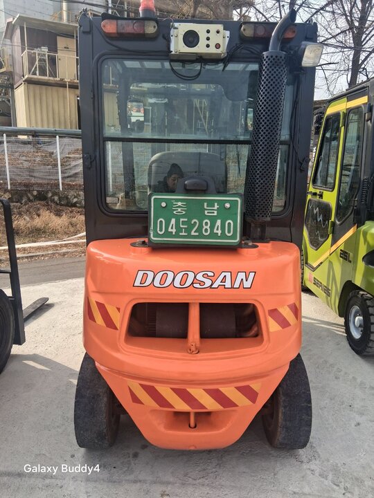 Doosan Forklift (2톤)  앞좌측면