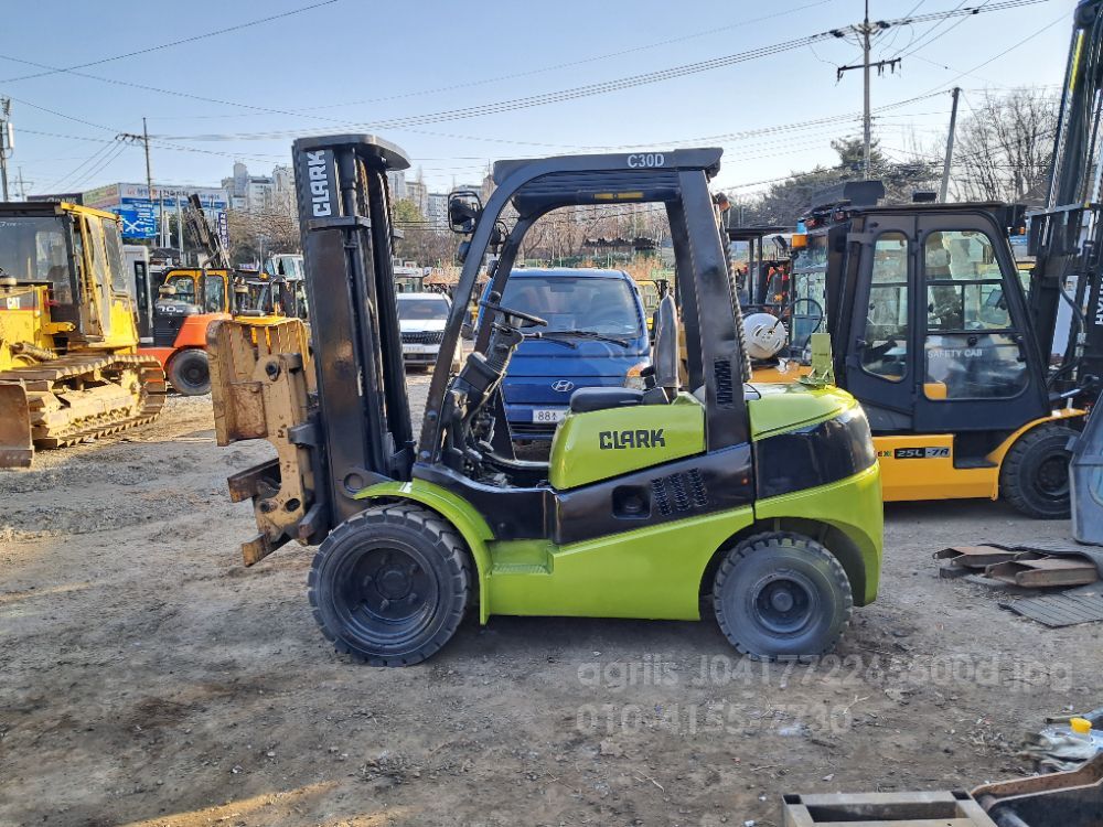  Forklift C30 (3.0톤) 뒤우측면