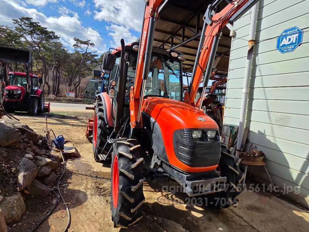 Daedong Tractor MX70 (70hp)