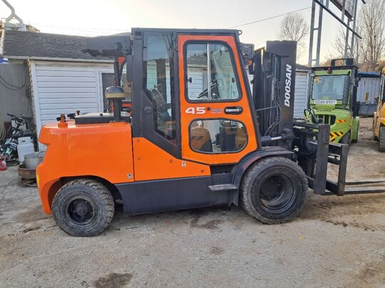 Doosan Forklift D45 (4.5톤)