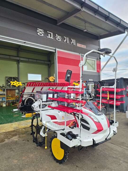 Yanmar Rice transplanter YR6DZTAGPS (6Rows)