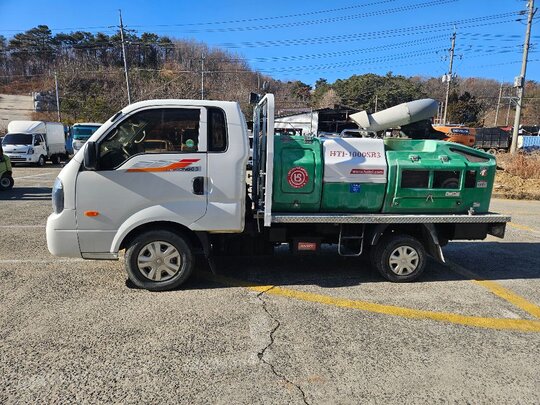 가축방역차 가축방역차 800KG 앞좌측면