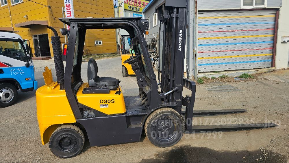 두산 2.98톤 지게차 D30S (3.0톤)