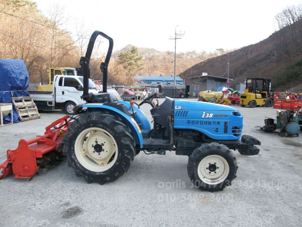 LS 트랙터 I38 (36마력) 뒤우측면