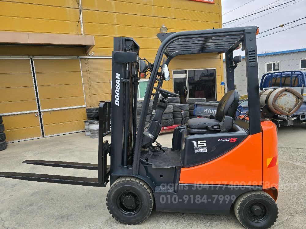 두산1.5톤가스차 지게차 두산LPG (1.5톤)