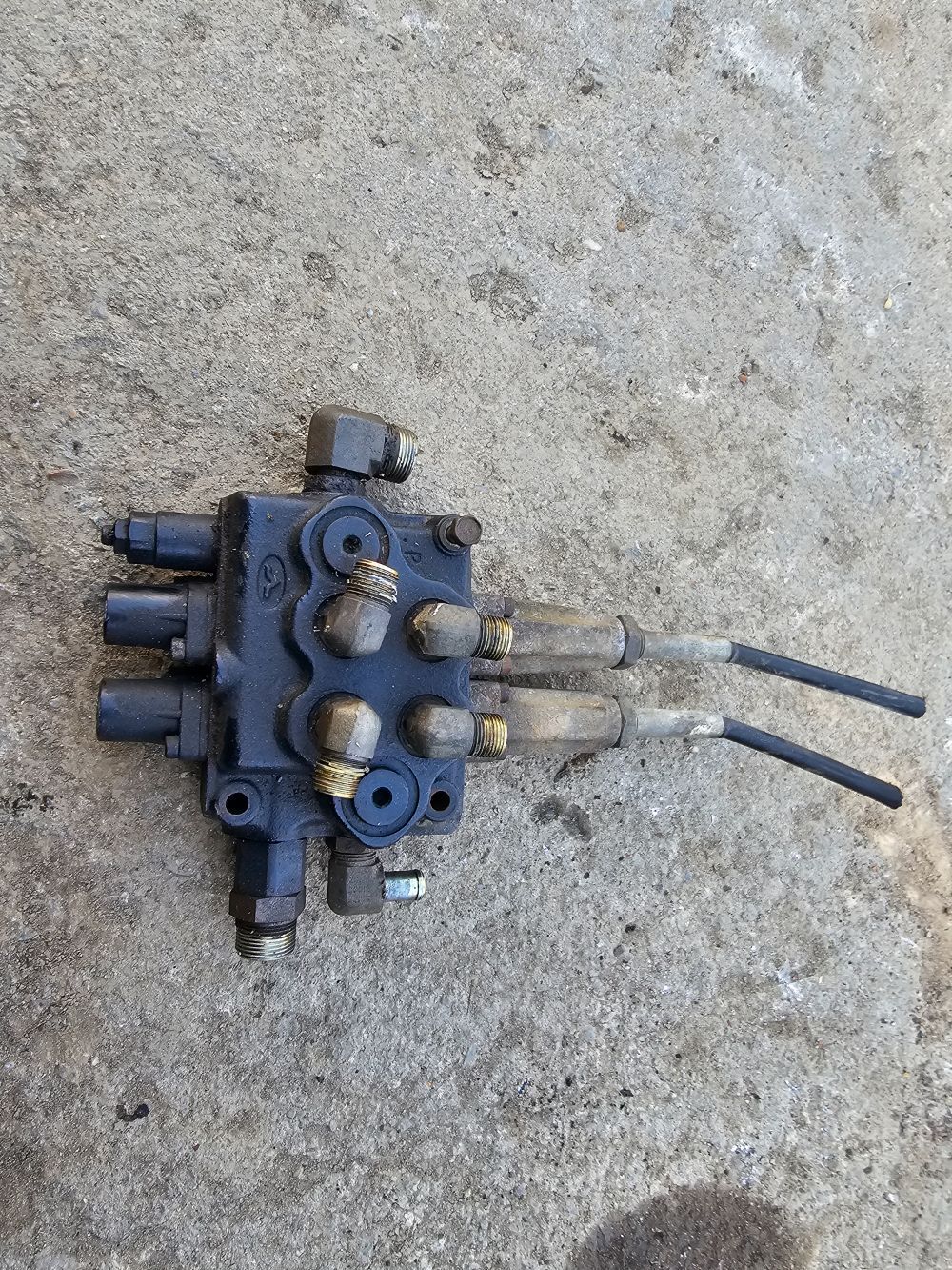 D652 로더 유압컨트롤러 유압 D652