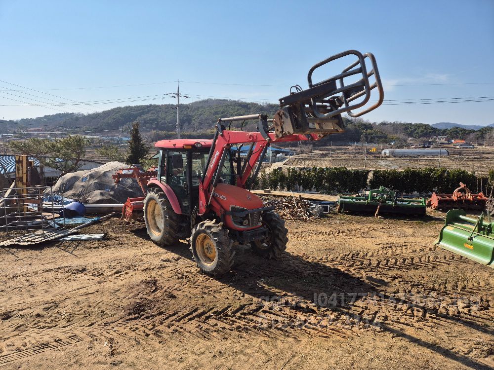 국제 트랙터 LUXEN100 (100마력)