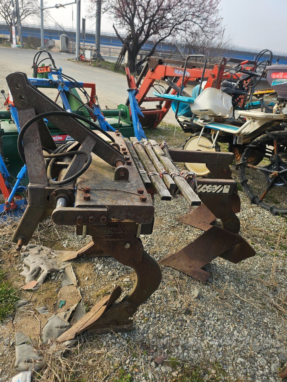  쟁기 4련이동식