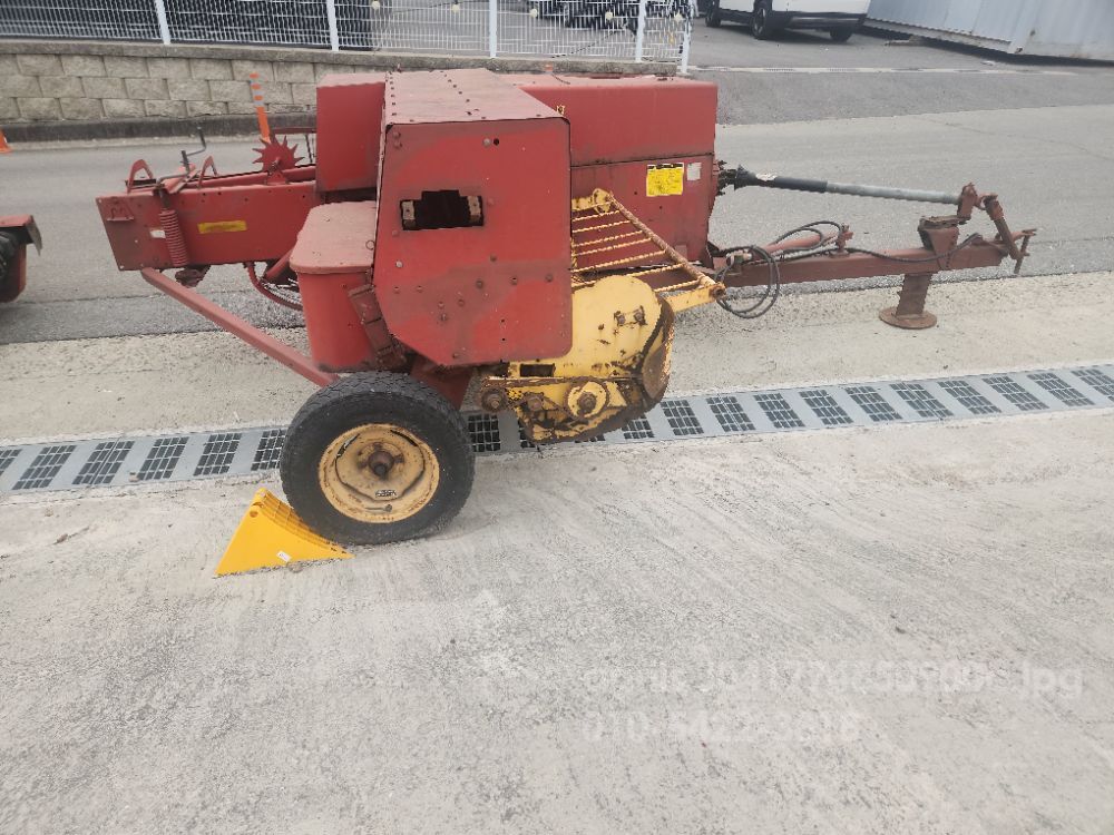 뉴홀랜드 사각베일러 565