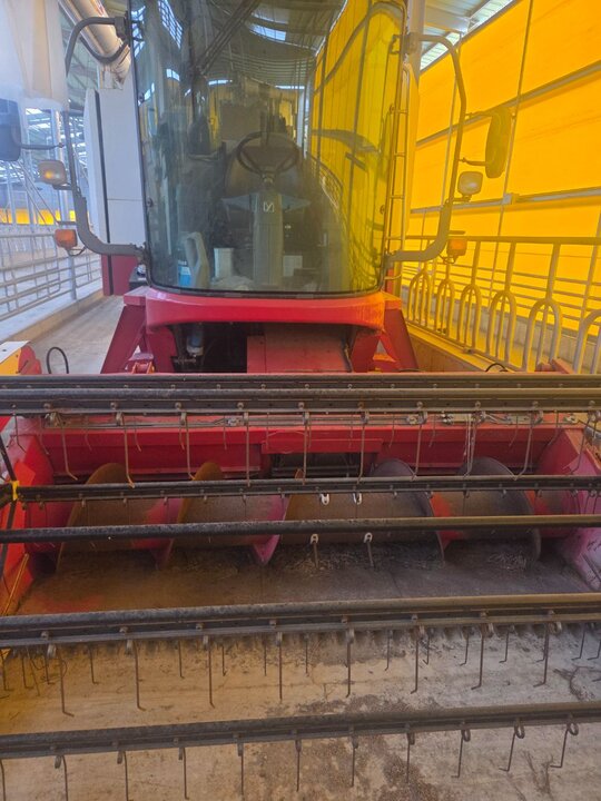 Yanmar Combine Harvester GC1000 (보통형) 앞좌측면