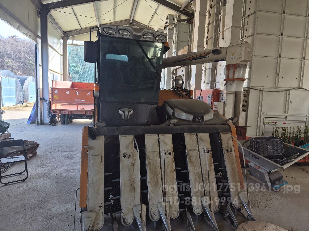 TYM 이세키 콤바인 HJ7135 (7조식)