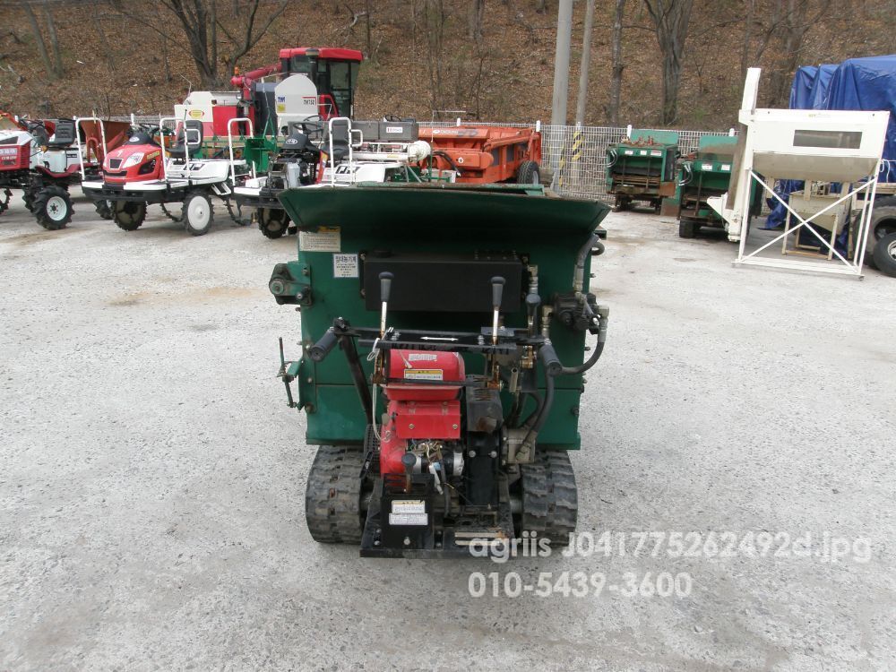  태광보행형토비살포기원판식 600kg TKT-S600C  뒤우측면