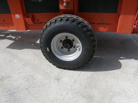  태성2.5톤퇴비살포기 태성2.5톤퇴비살포기 