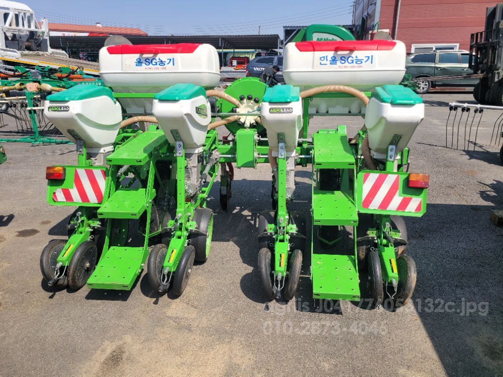  옥수수파종기 LIVA 4F