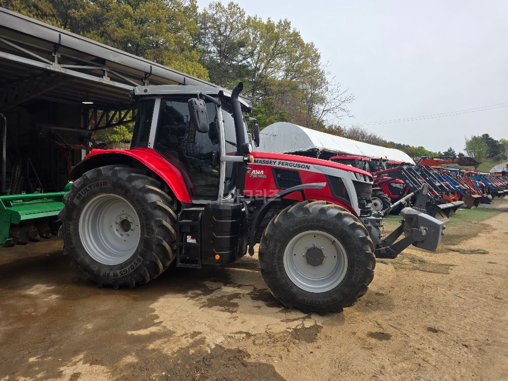 MF Tractor MF7S.165 (165hp)