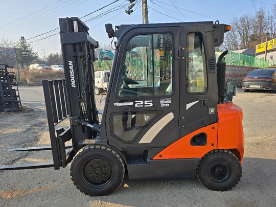 두산지게차 지게차 두산2.5톤 (2.5톤)