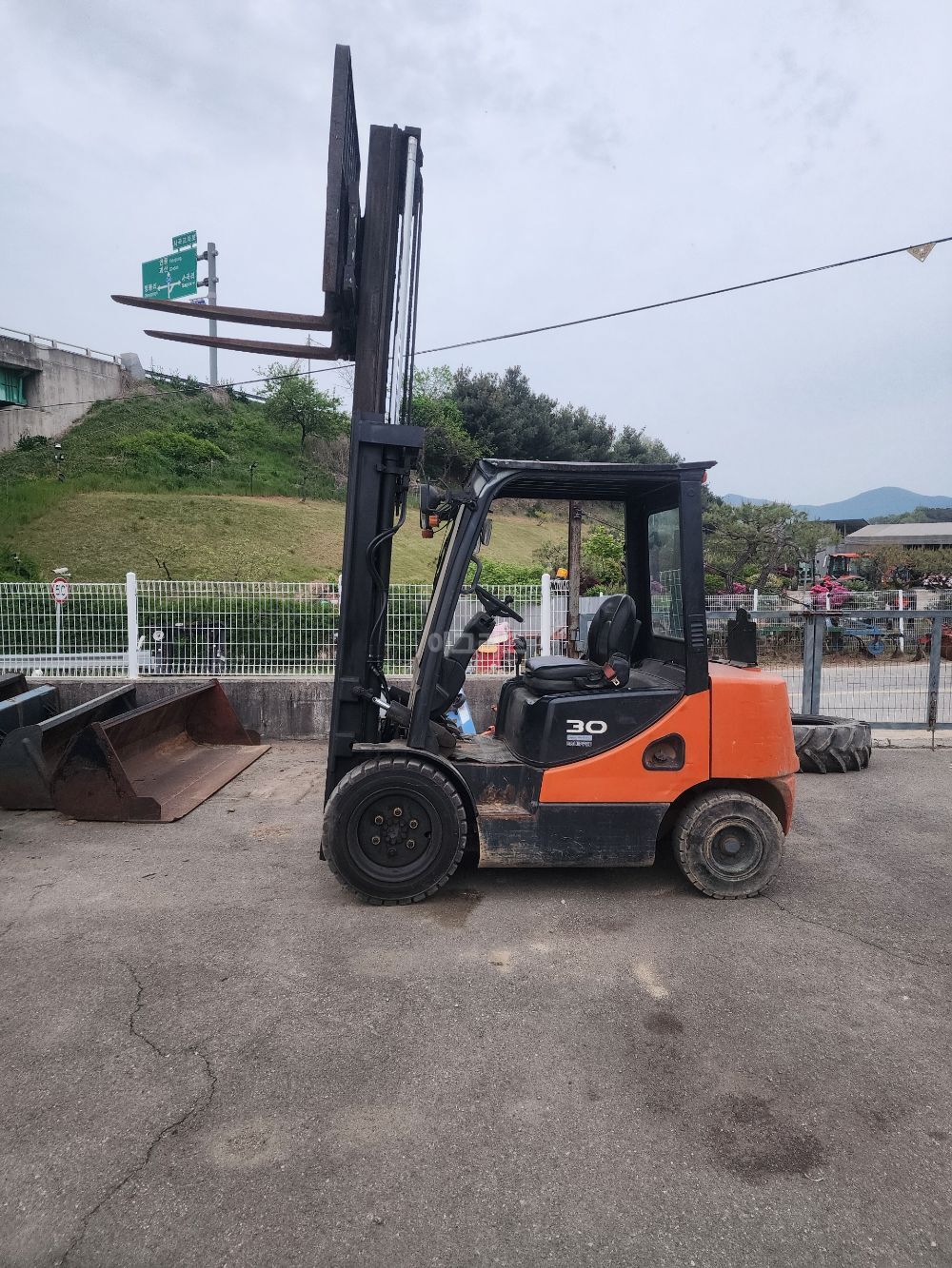 두산중공업 지게차 3톤 싸이드 지게차 D30s-5 (3톤톤)