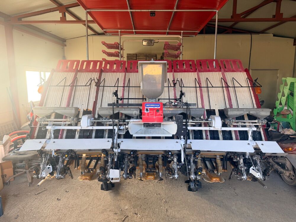 Yanmar Rice transplanter YR8D (8Rows)