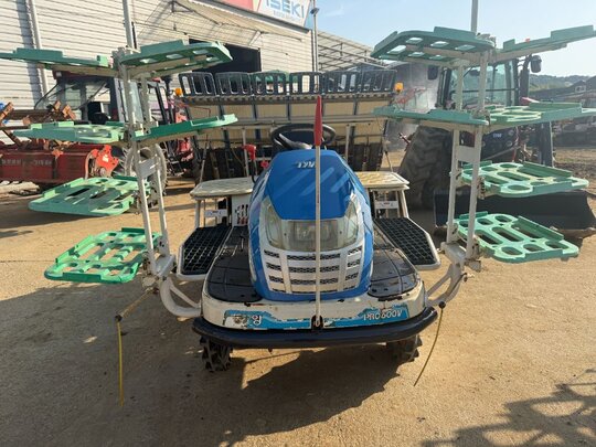 TYM Rice transplanter PRO600 (6Rows) 앞좌측면