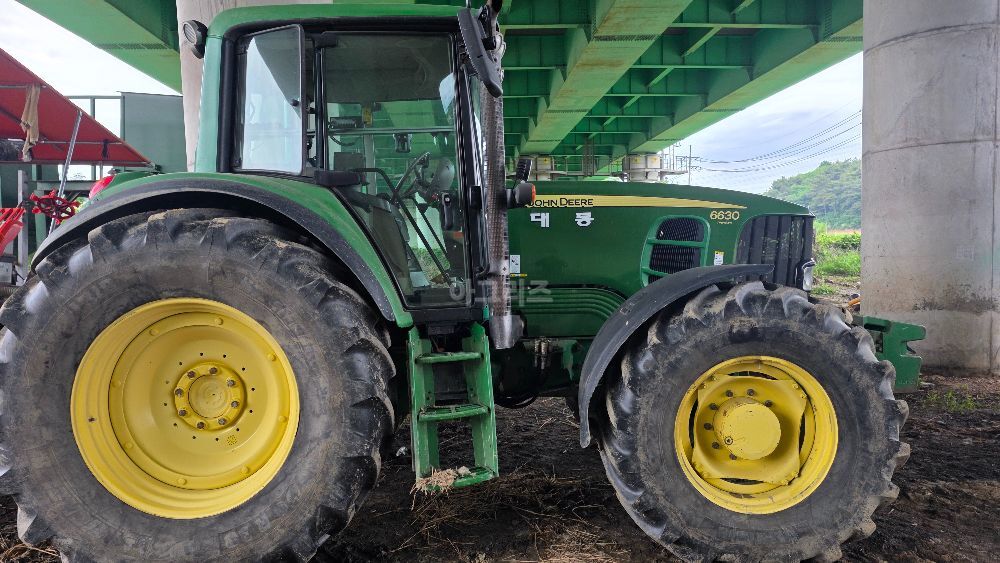 JohnDeere Tractor 6630 (125hp) 뒤우측면