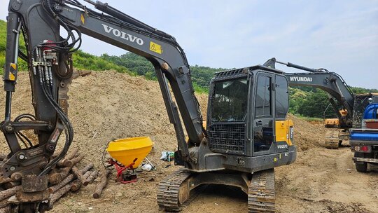 볼보 ec60e 굴삭기 EC60E (6톤)