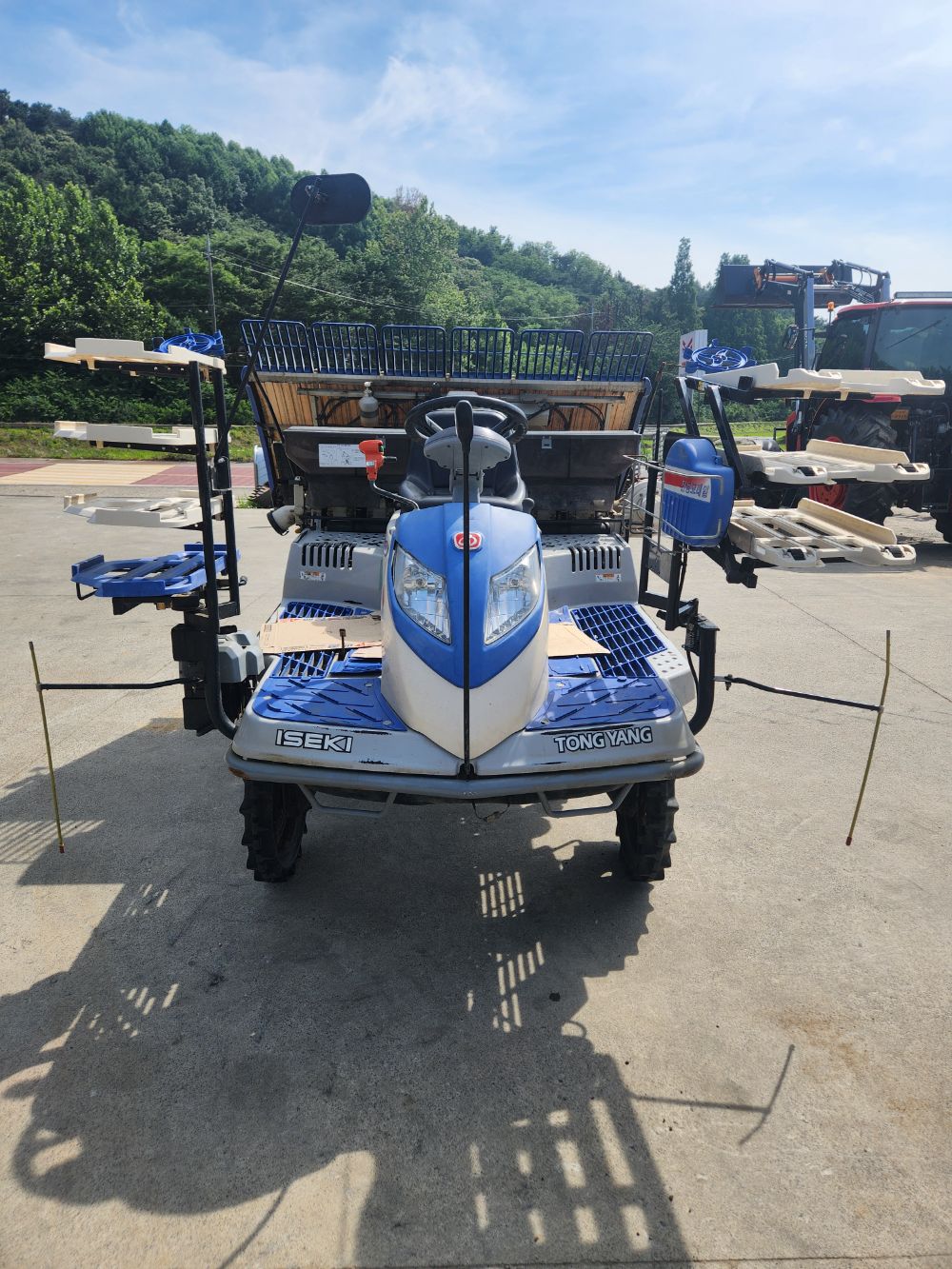 TYM Rice transplanter NP60 (6Rows)
